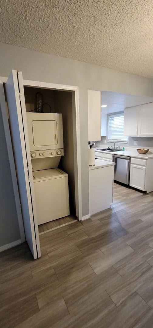 Building Photo - Charming Westside 2 Bedroom- pet friendly