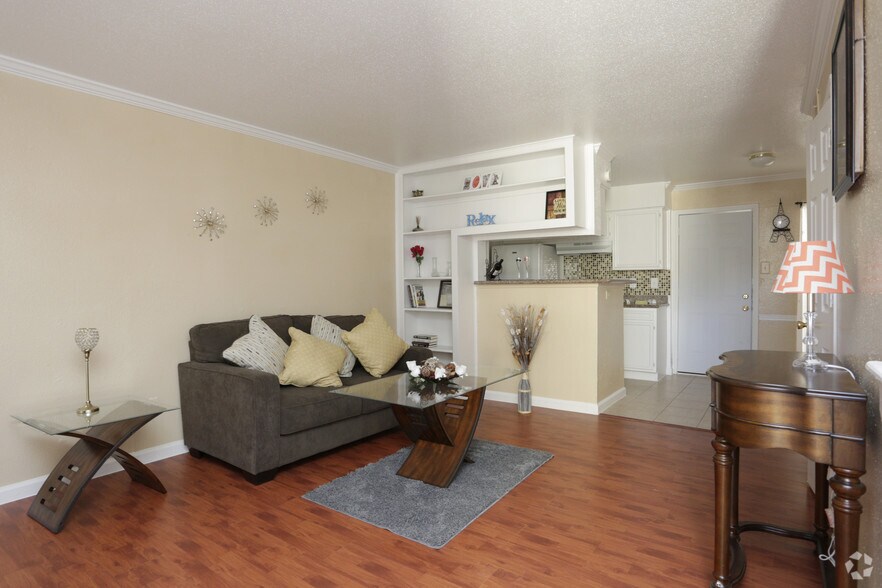 Interior Photo - Falls of Kirkwood