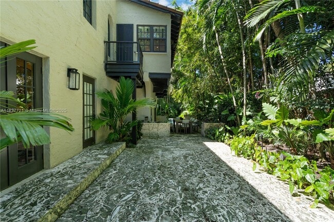 Building Photo - 4086 Raynolds Ave