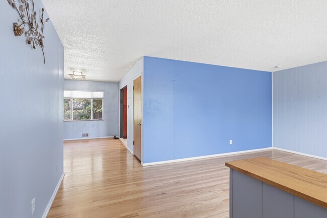 Building Photo - 3705 W Eastman Ave