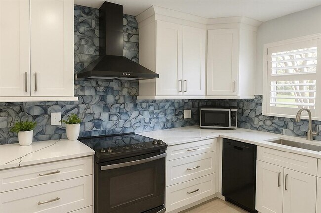 Building Photo - 451 Grove Isle Cir