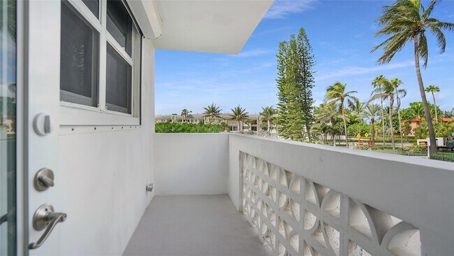 Building Photo - 4250 Galt Ocean Dr