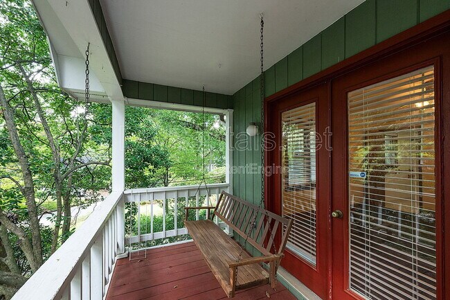 Building Photo - 425 Ansley St