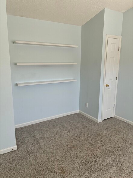 Building Photo - 1 Meadow Crossing Ct