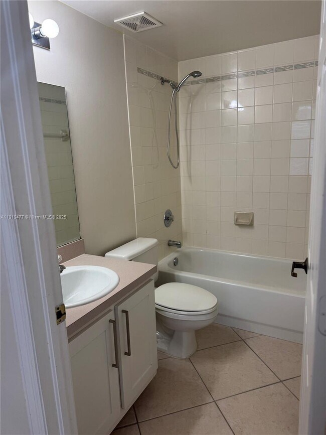 Building Photo - 775 SW 148th Ave