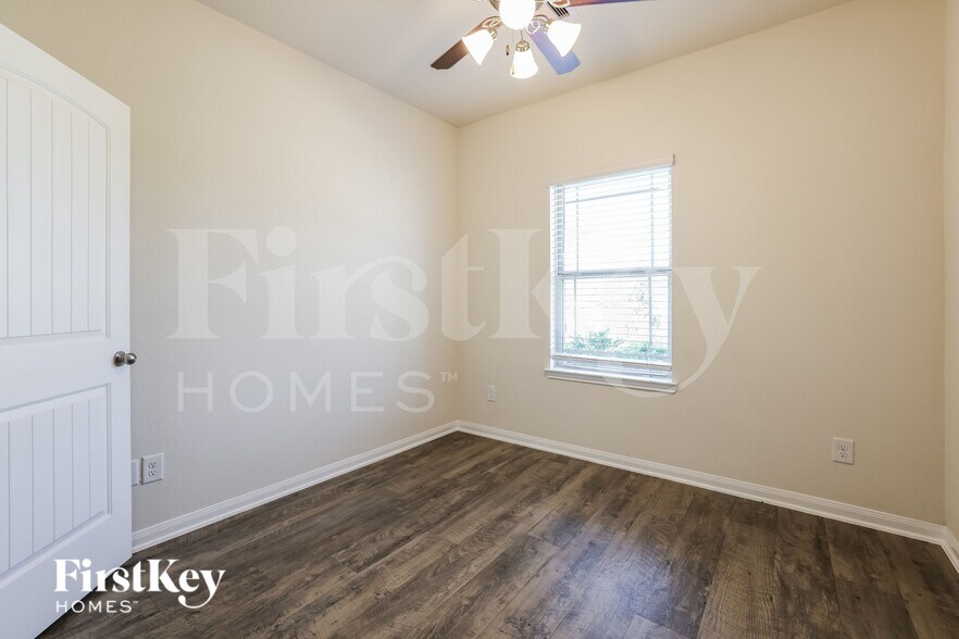 Building Photo - 15645 All Star Dr
