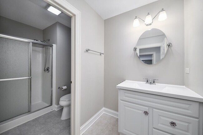 Building Photo - 325 Delnor Glen Dr