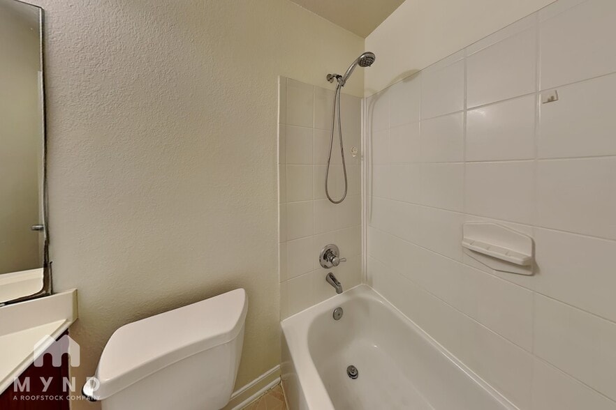 Building Photo - 4103 Oakview Creek Ln