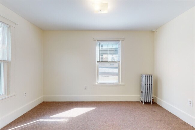 Building Photo - 34 Crescent 1 Crescent