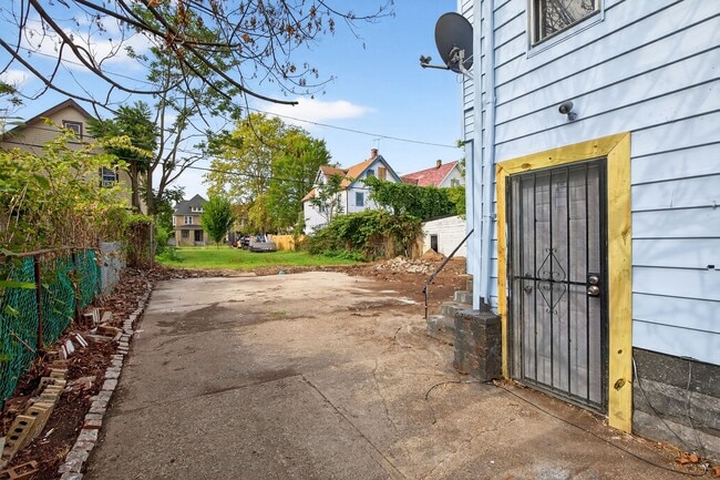 Building Photo - 13608 Earlwood Rd