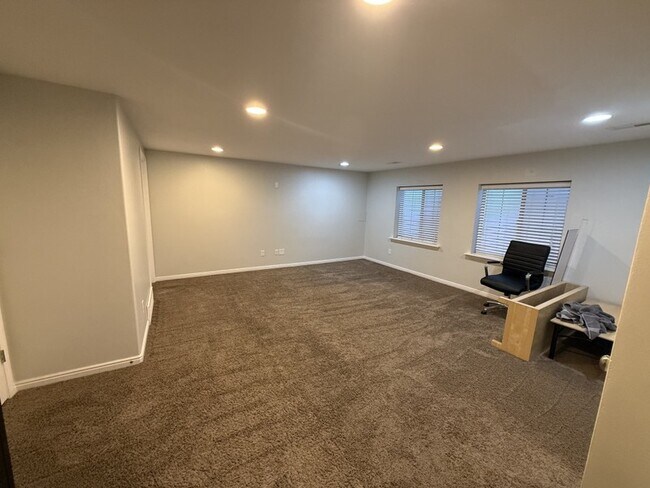 Building Photo - 3219 N 150 W