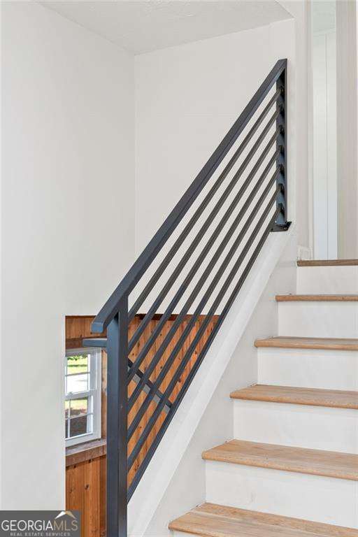 Building Photo - 472 Barnsdale Dr