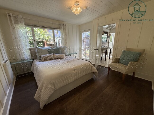 Building Photo - Adorable Three Bedroom Downtown Carmel-by-...