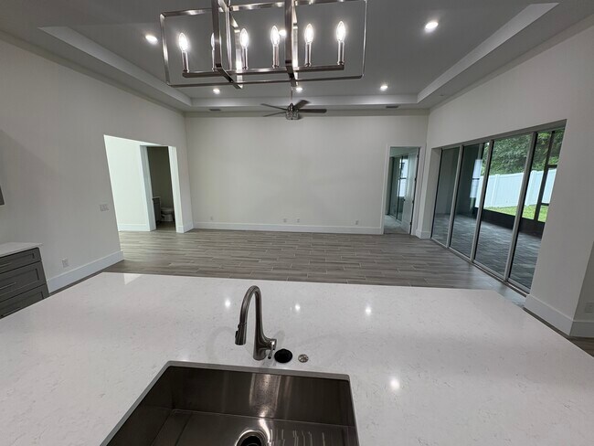 Building Photo - 555 Sanctuary Golf Pl