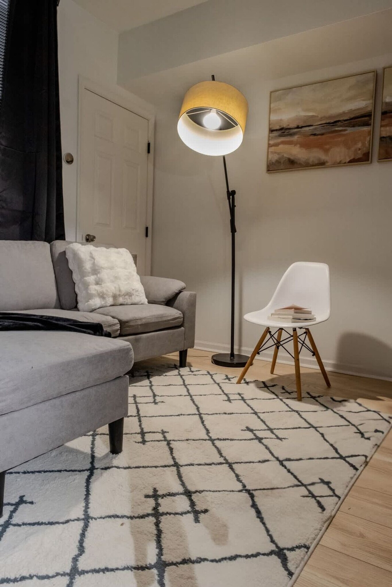 Building Photo - 1255 Raum St NE