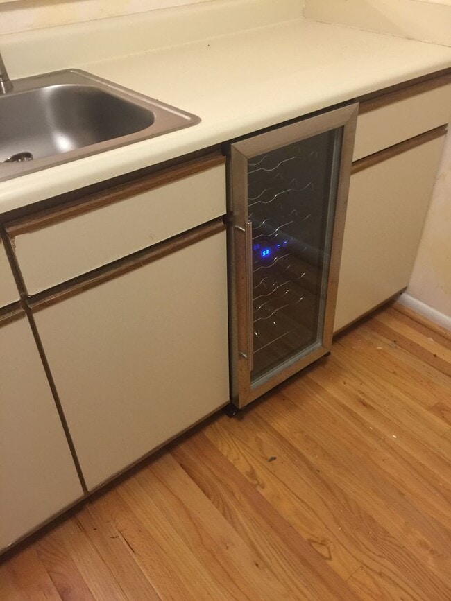 Building Photo - Modern 3BR Condo in Finley Forest – Prime Chapel Hill Location near UNC & RTP