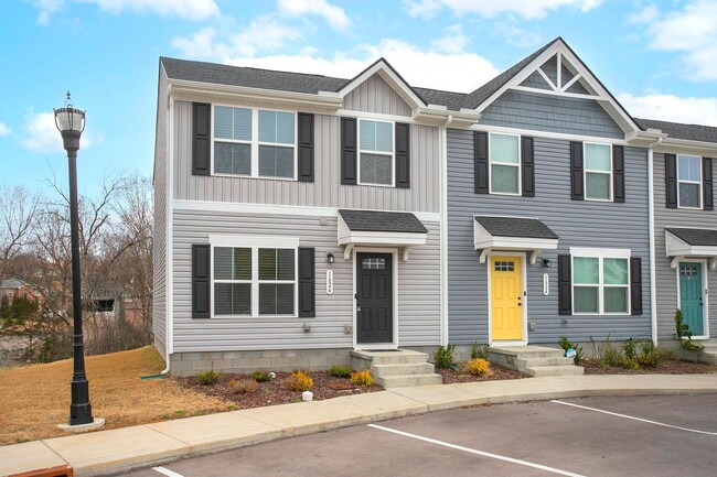 Building Photo - Beautiful Townhome in Antioch!