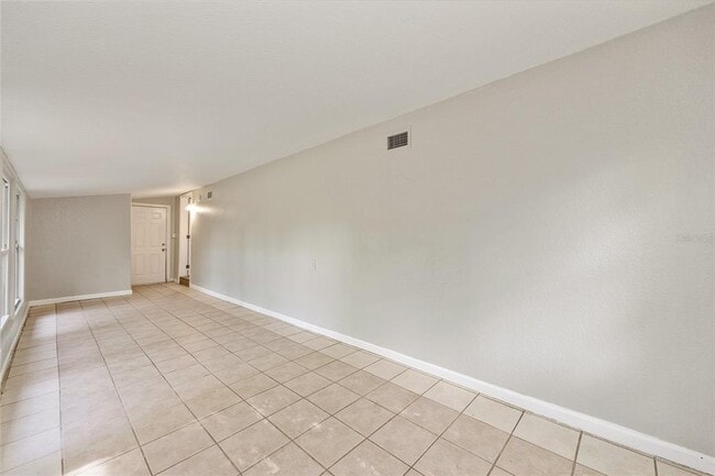 Building Photo - 1420 NE 23rd St