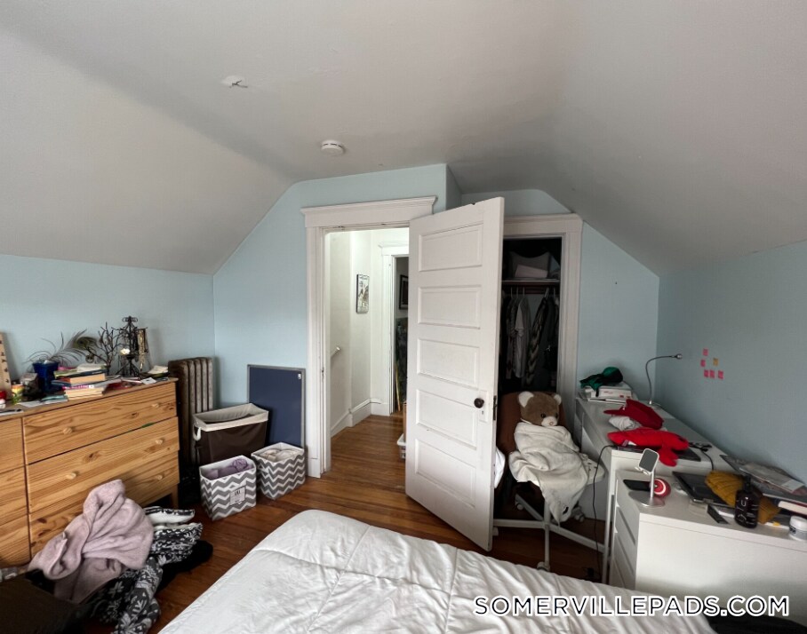 Building Photo - 11 Burnham St