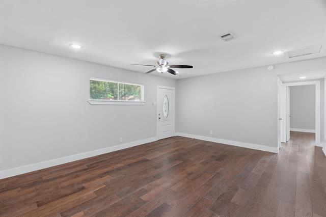 Building Photo - 2204 Dunloe Ave