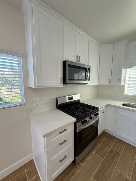 Building Photo - 4524 W 133rd St