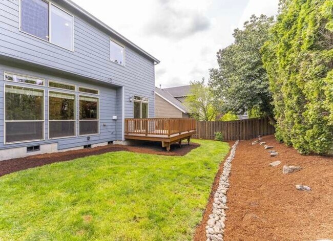 Building Photo - 3081 SE Riesling Rd