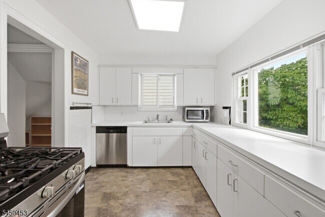 Building Photo - 20 Wilber Terrace