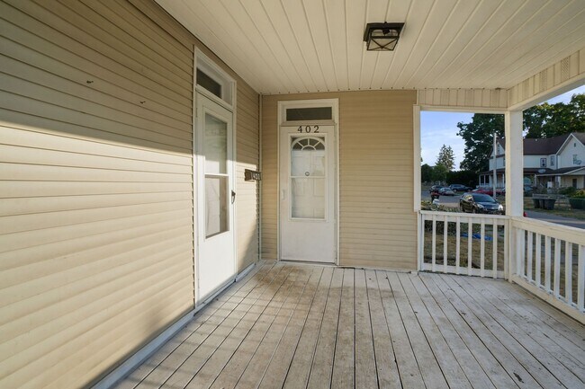 Building Photo - 4 BED/1 BATH IN NEWARK