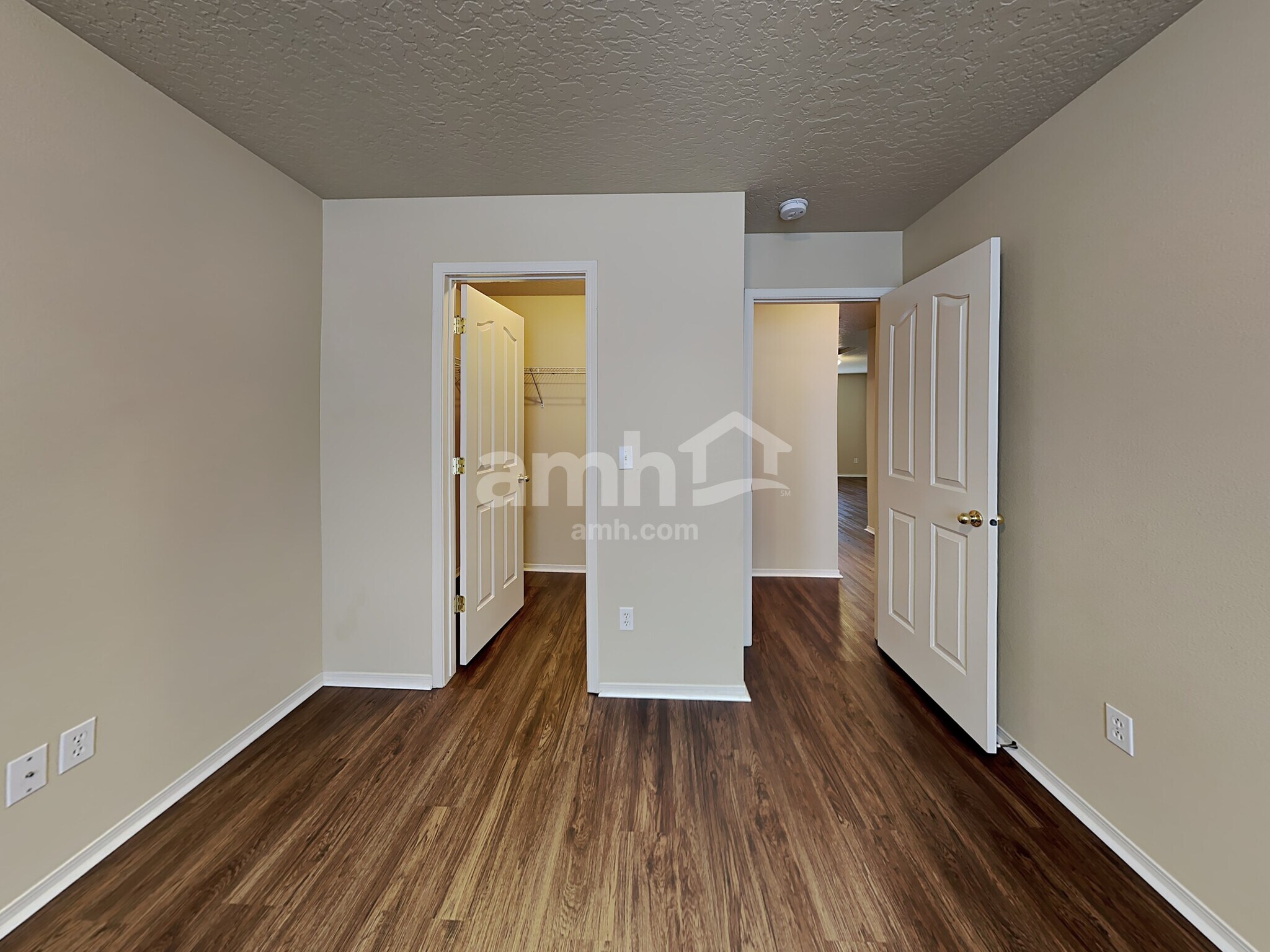 Building Photo - 363 E Ivy Glade St
