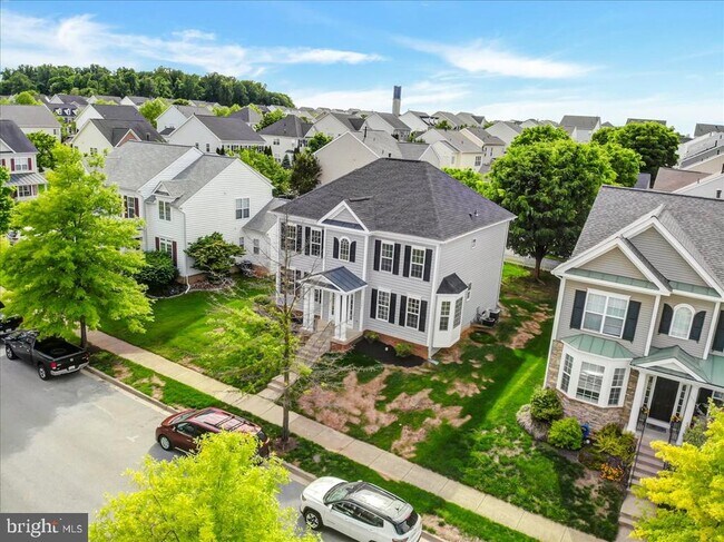 Building Photo - 240 Davis St