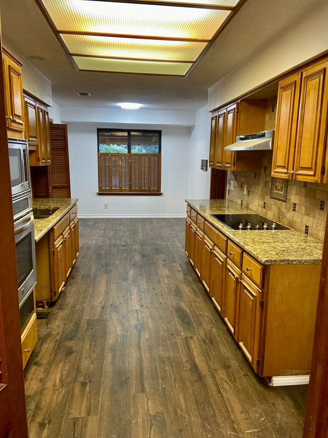 Building Photo - 2939 Quail Oak St