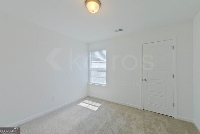 Building Photo - 111 English Oak Ln