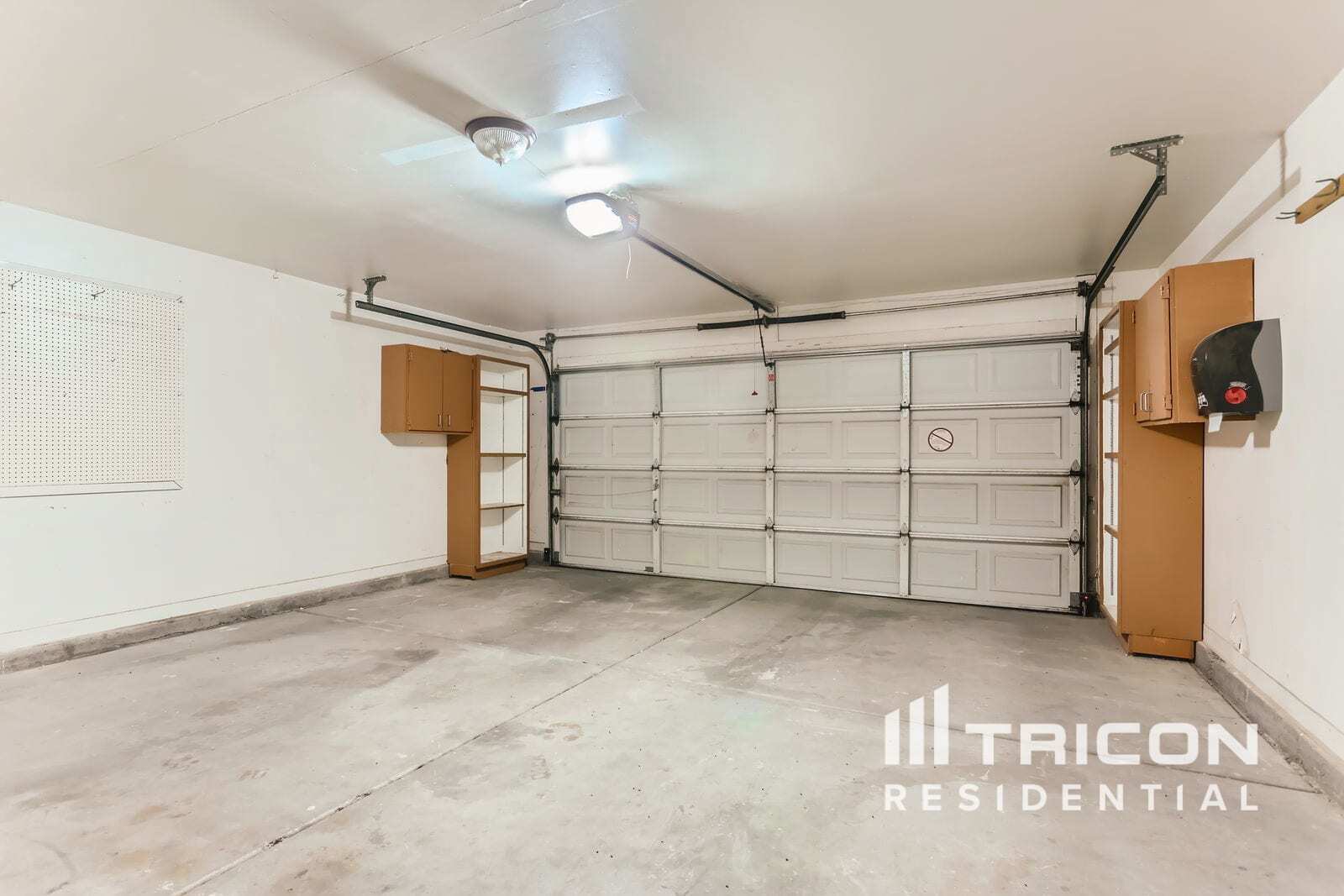 Building Photo - 2718 N 87th Ave