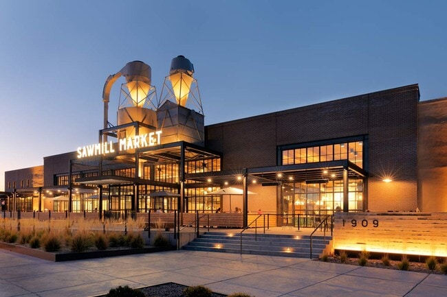 Building Photo - 912 7th St NW