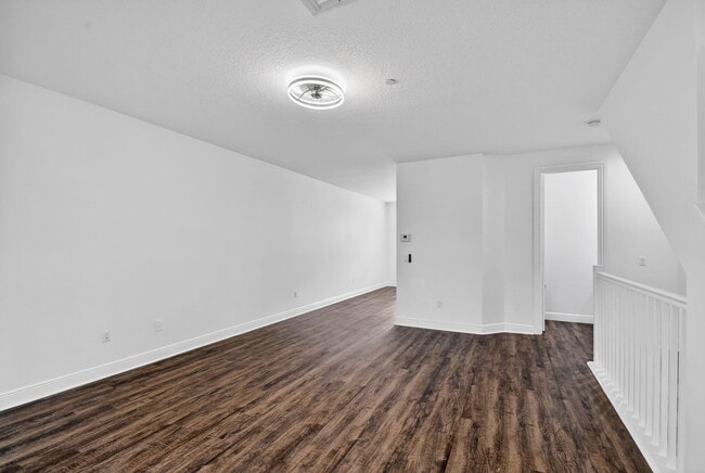 Building Photo - 2502 N Dixie Hwy