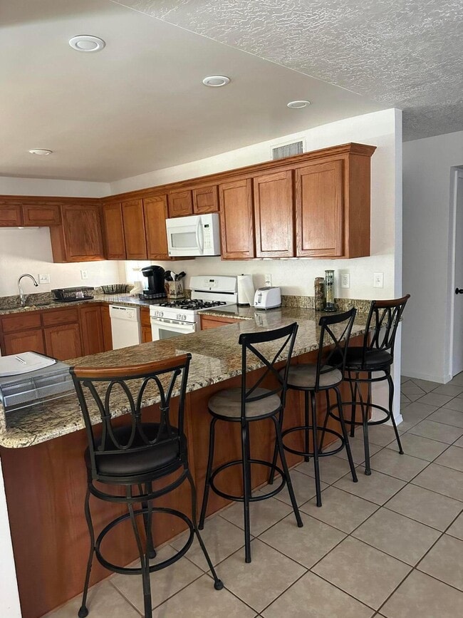 Building Photo - 5708 Piedra Rd NW