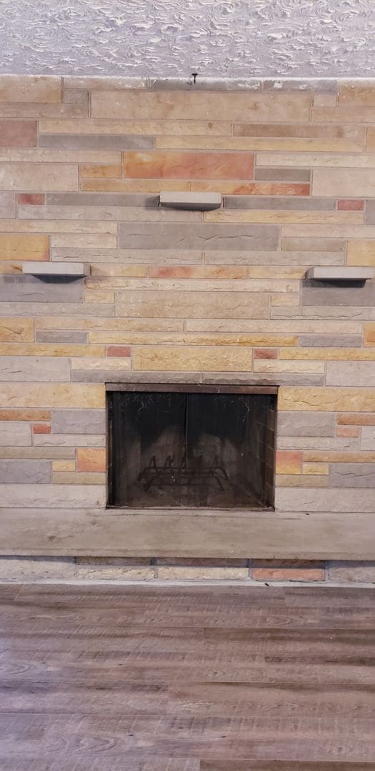 Building Photo - Large 6 bed, 3 ba  Brick, Raised Ranch, Ho...