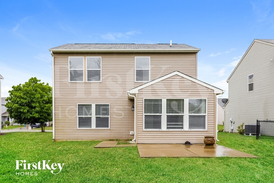 Building Photo - 8036 Fisher Bend Dr