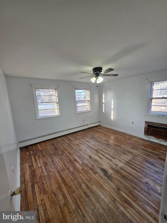 Building Photo - 926 Green Ln