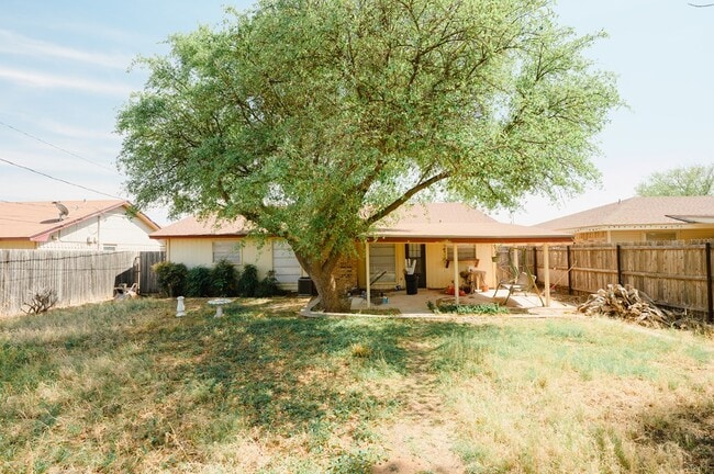 Building Photo - 5122 Sunnyside Dr