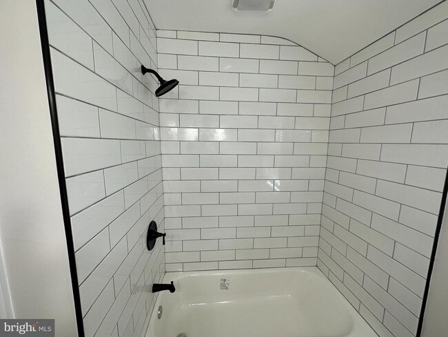 Building Photo - 1844 Trenleigh Rd