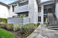 Building Photo - 4564 Waterville Dr