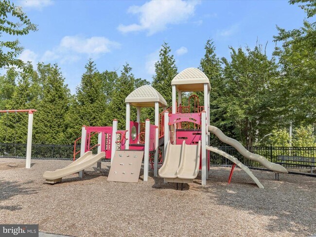 Building Photo - 7761 Crystal Brook Way