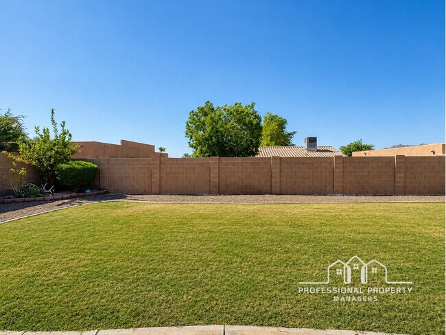 Building Photo - For Rent: 3-bedroom, 2-bathroom home in Mesa Del Sol