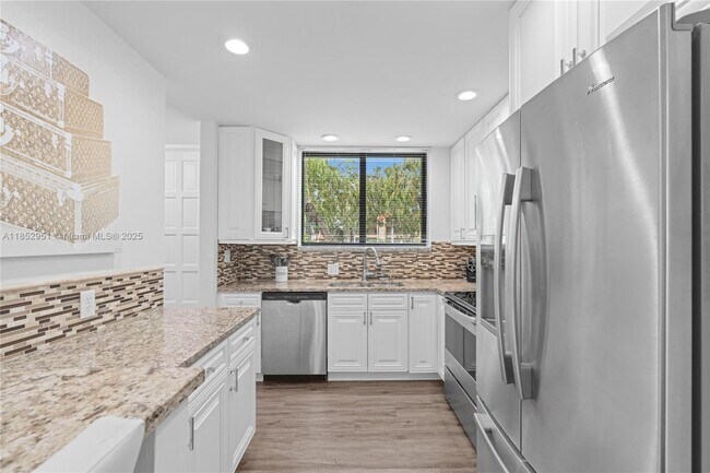 Building Photo - 4469 Luxemburg Ct