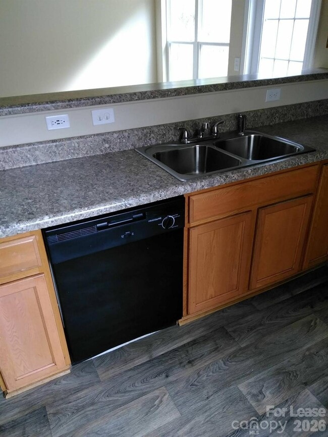 Building Photo - 7708 E Lane Dr