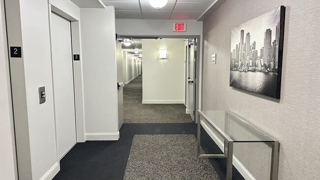 Building Photo - 1 Cityview Ln