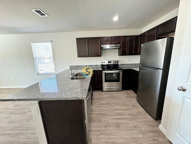 Building Photo - 7637 Mailes Ct