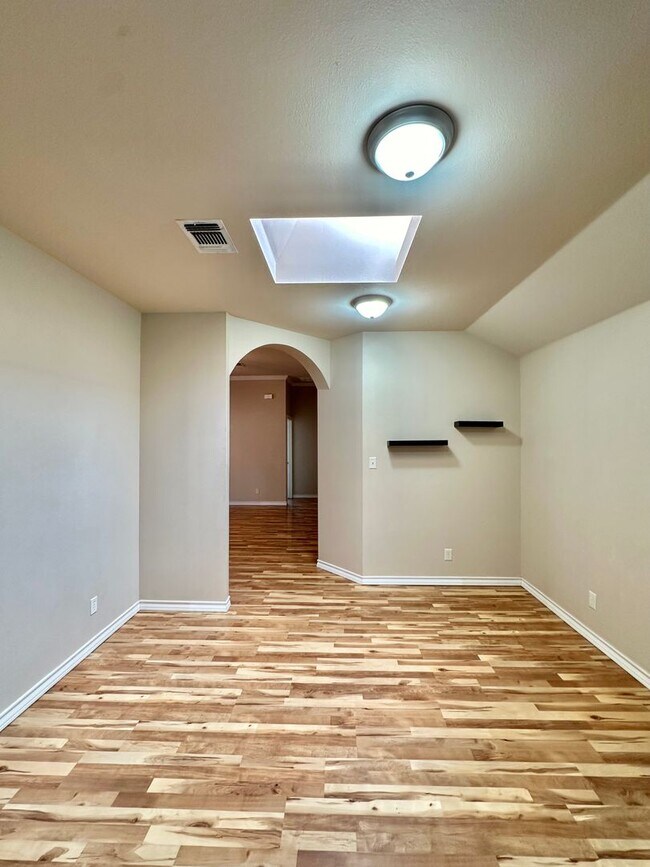 Building Photo - Now Available - Charming 3 Bedroom Patio Home