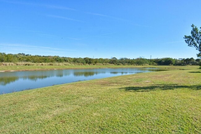 Building Photo - 3524 Carriage Pointe Cir